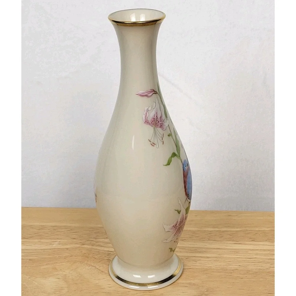 Lenox Eternal Love Bud Vase Bluebirds Floral 24K Gold‎ Trim USA Vintage Romantic